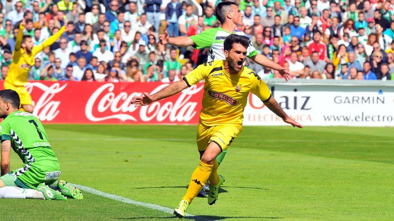 El Reus venci&oacute; 0-3 en El Sardinero con gol de V&iacute;tor Silva |Foto: TodoGrupo3