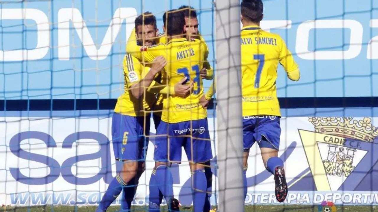El C&aacute;diz pisar&aacute; El Alcoraz en una mala din&aacute;mica de resultados | Foto: LaLiga