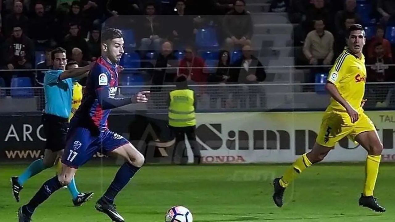 Vadillo volvi&oacute; a jugar con la el&aacute;stica azulgrana ante el C&aacute;diz | Foto: C.Pascual
