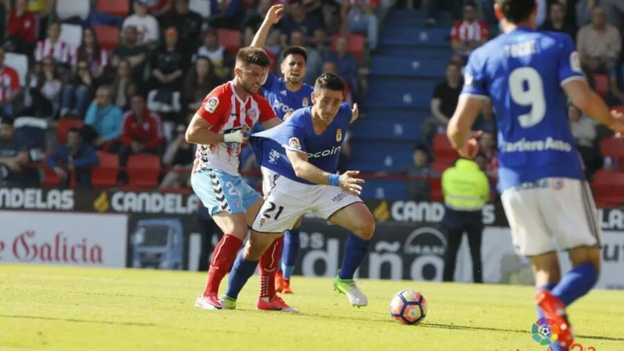 Sa&uacute;l Berj&oacute;n asisti&oacute; en la derrota del Oviedo en Lugo | Foto: LaLiga
