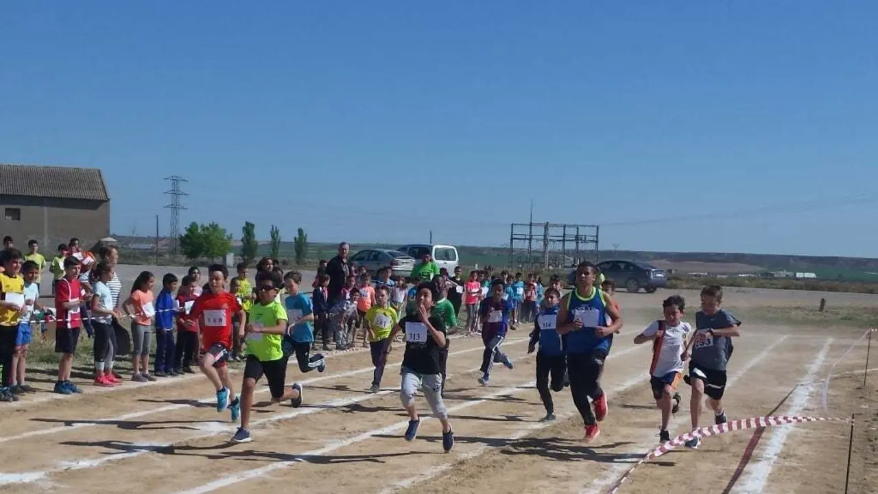 participantes en la prueba de resistencia celebrada esta ma&ntilde;ana en Candasnos. Foto: Sporthuesca.com