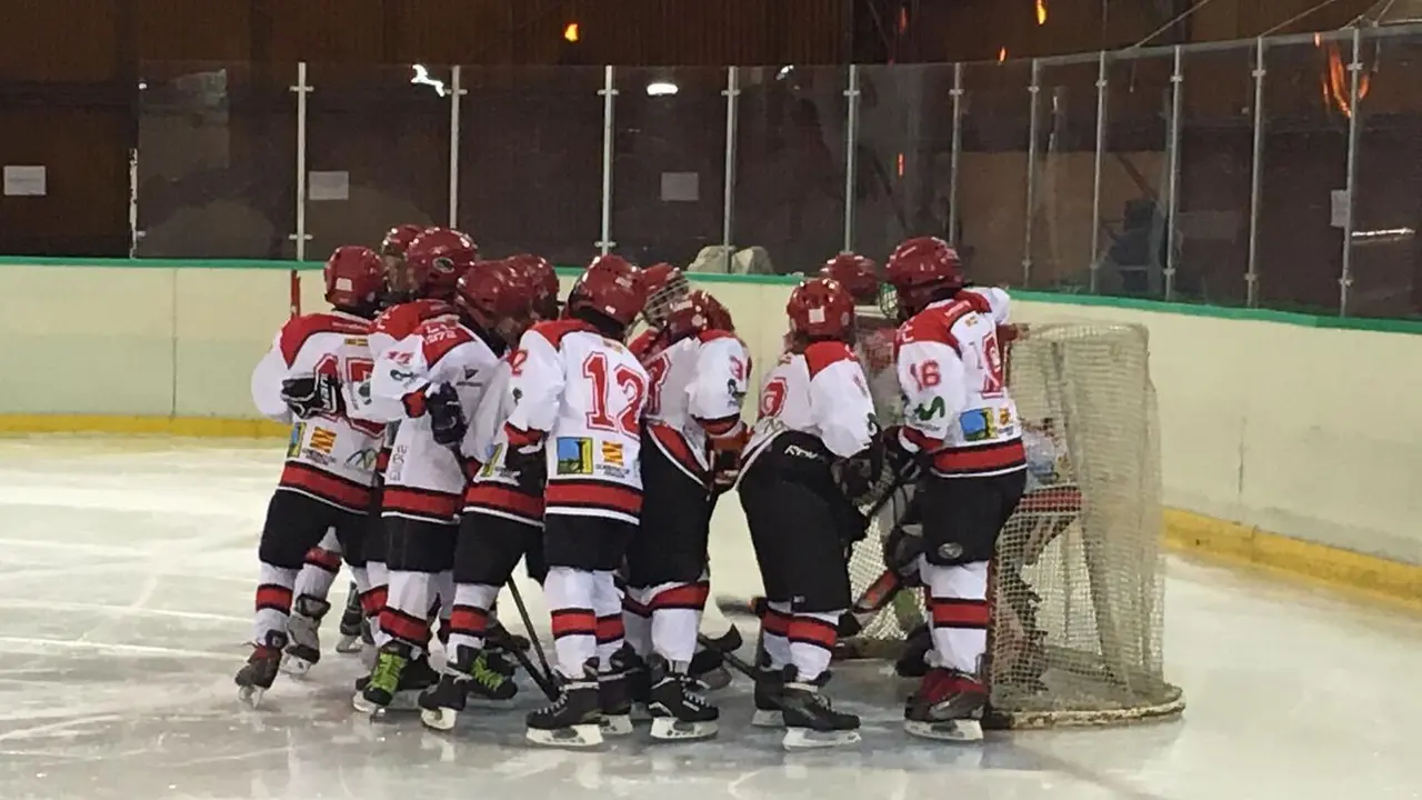 Equipo U12 del CH Jaca en Boadilla | Foto: CH Jaca.