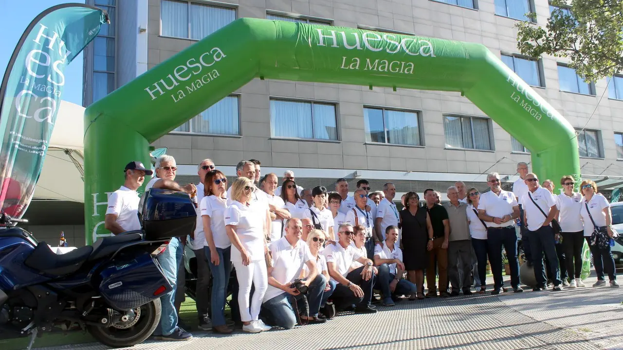 El Moto Tour parti&oacute; desde el Hotel Abba de Huesca y recorrer&aacute; 750 km por la provincia oscense.