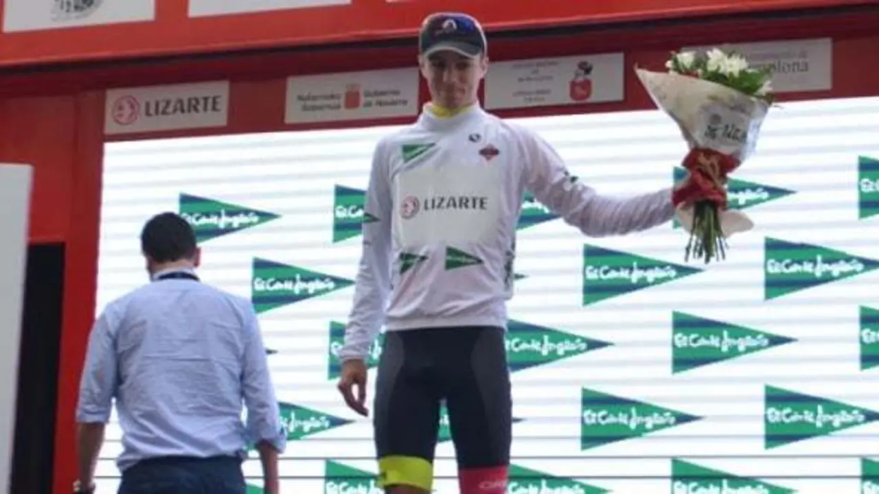 Jaime Castrillo en el podium de la Vuelta a Navarra | Foto: Lizarte