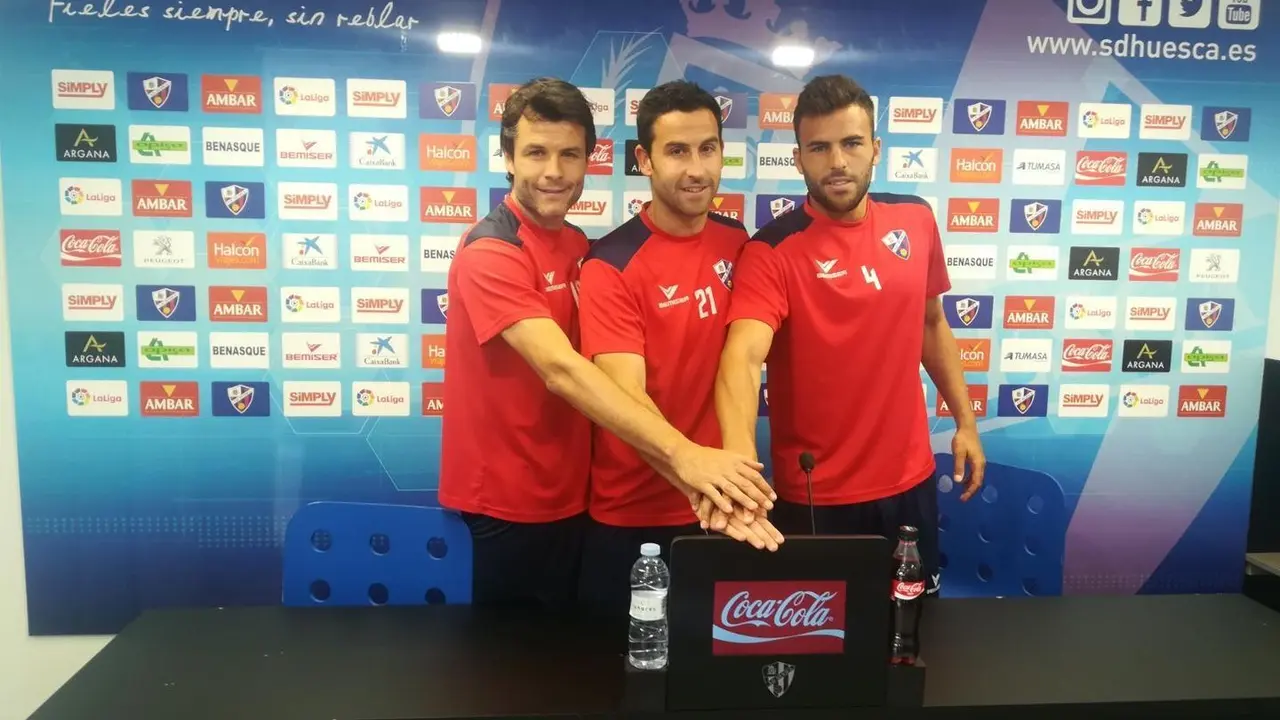 Los tres capitanes comparecieron en rueda de prensa | Foto: Antonio Escar
