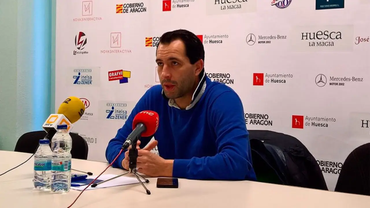 Guillermo Arenas, en una rueda de prensa | Foto: Pe&ntilde;as Huesca