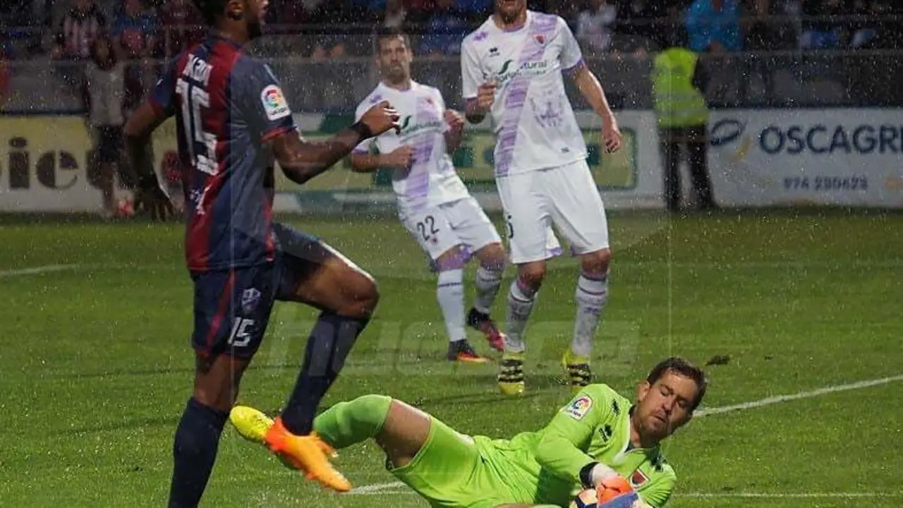 Akapo y Ferreiro son un pu&ntilde;al en la banda derecha | Foto: C. Pascual