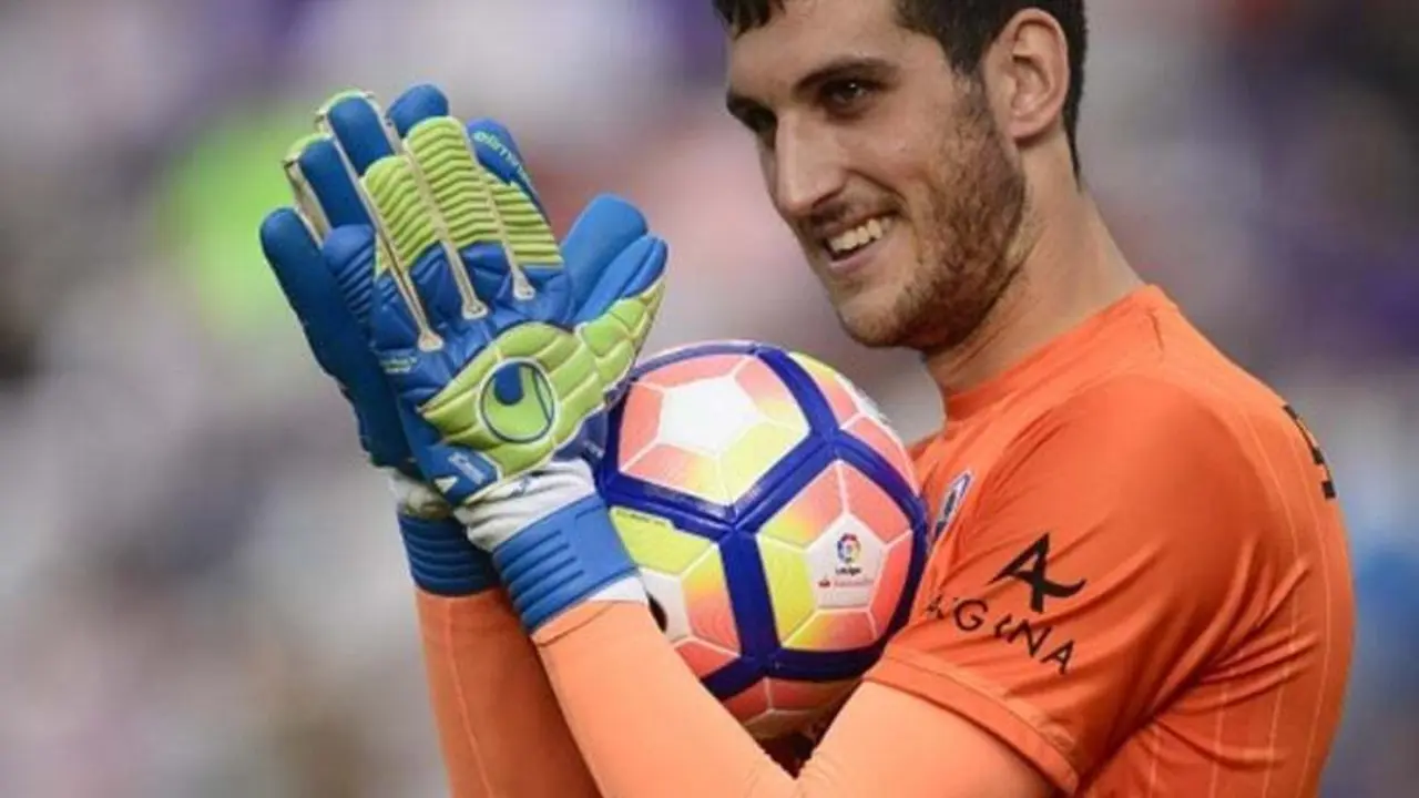 Sergio Herrera salv&oacute; un claro mano a mano en los primeros compases | Foto: LaLiga
