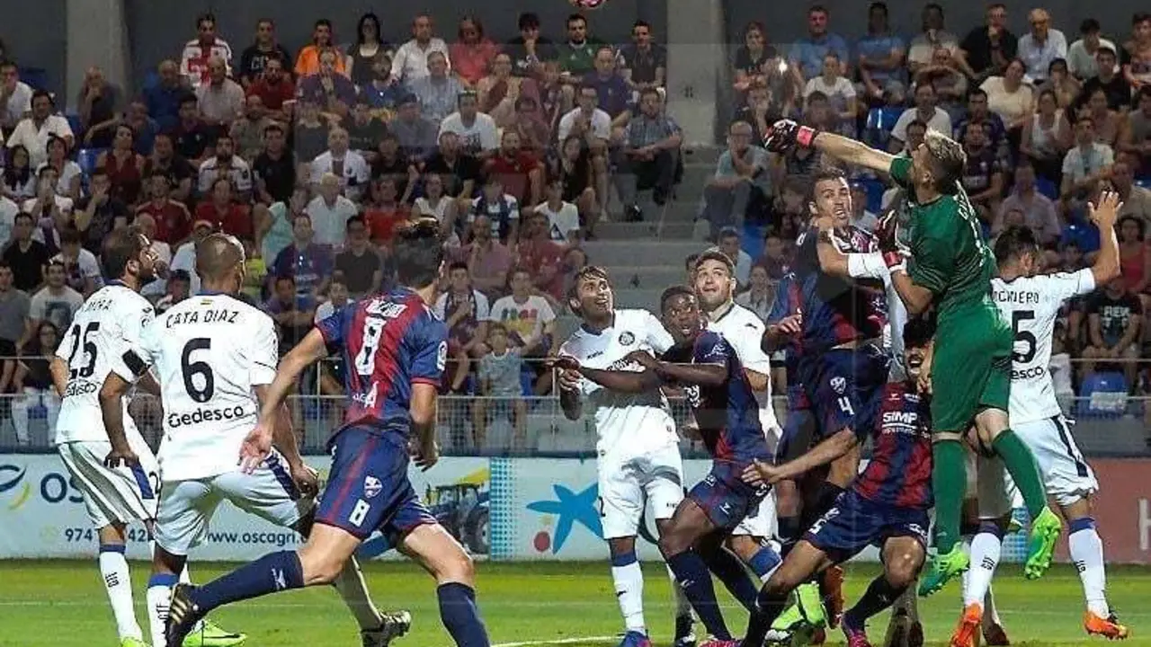 Huesca y Getafe se vieron las caras en El Alcoraz por &uacute;ltima vez en el duelo de 'playoff' de ascenso a Primera de hace dos temporadas | Foto: C.Pascual