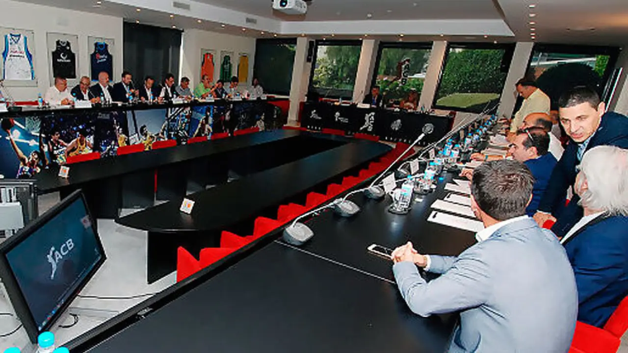 Momento de la asamblea celebrada ayer mi&eacute;rcoles | Foto: ACB