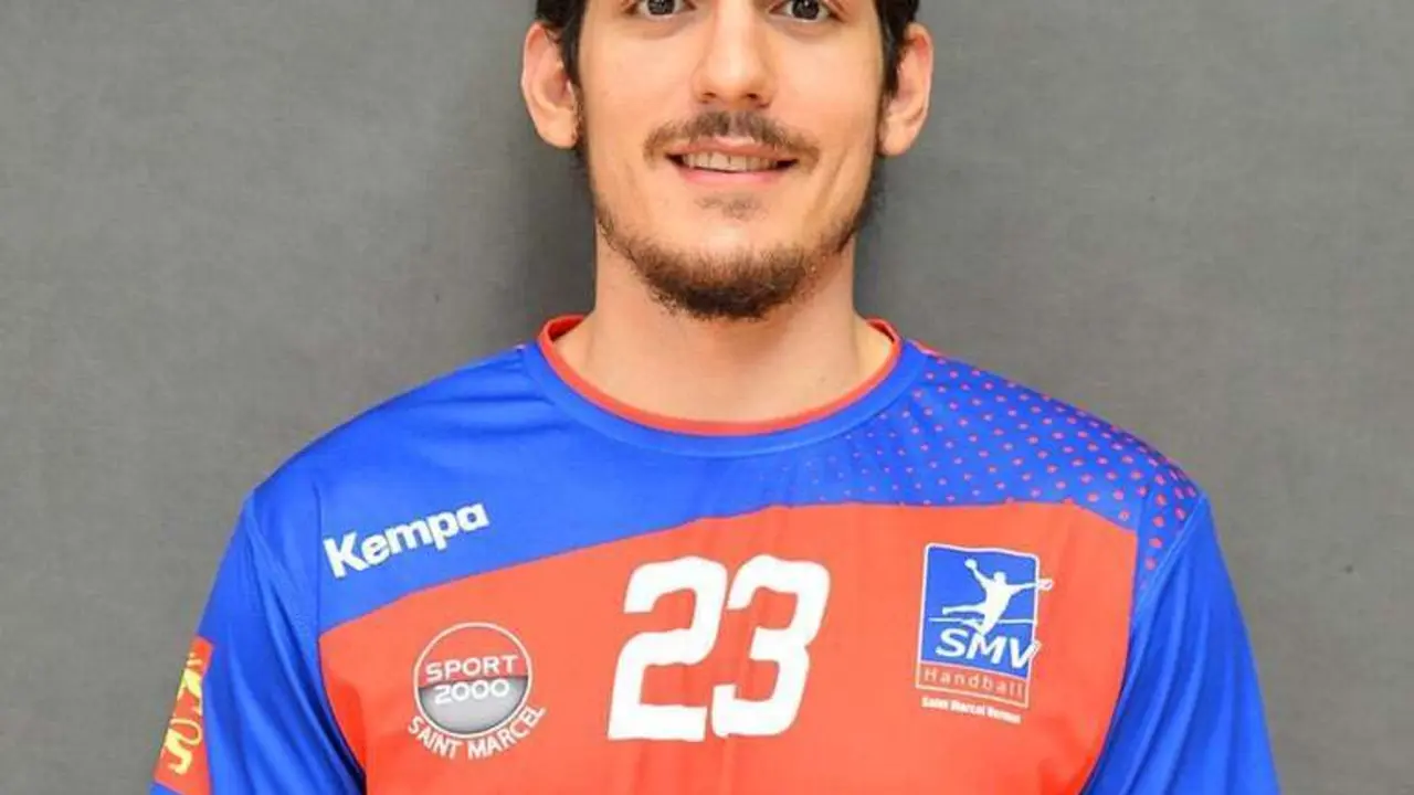 Nicol&aacute;s Zungri, en la imagen, es una posible incorporaci&oacute;n al BM Huesca. Foto: SMV Vernon