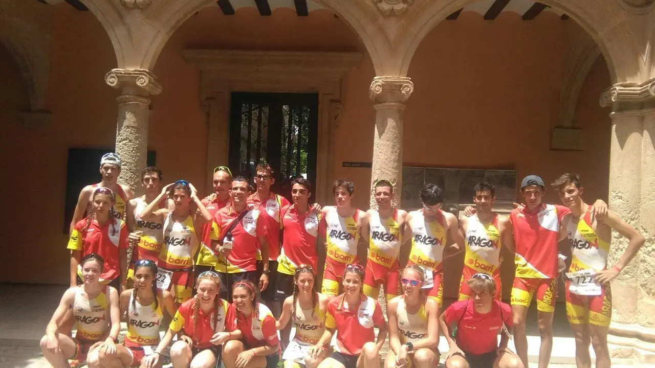 Foto de familia del combinado aragon&eacute;s. 