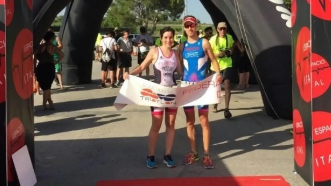 Imagen de los ganadores en l&iacute;nea de meta | Foto: FATRI