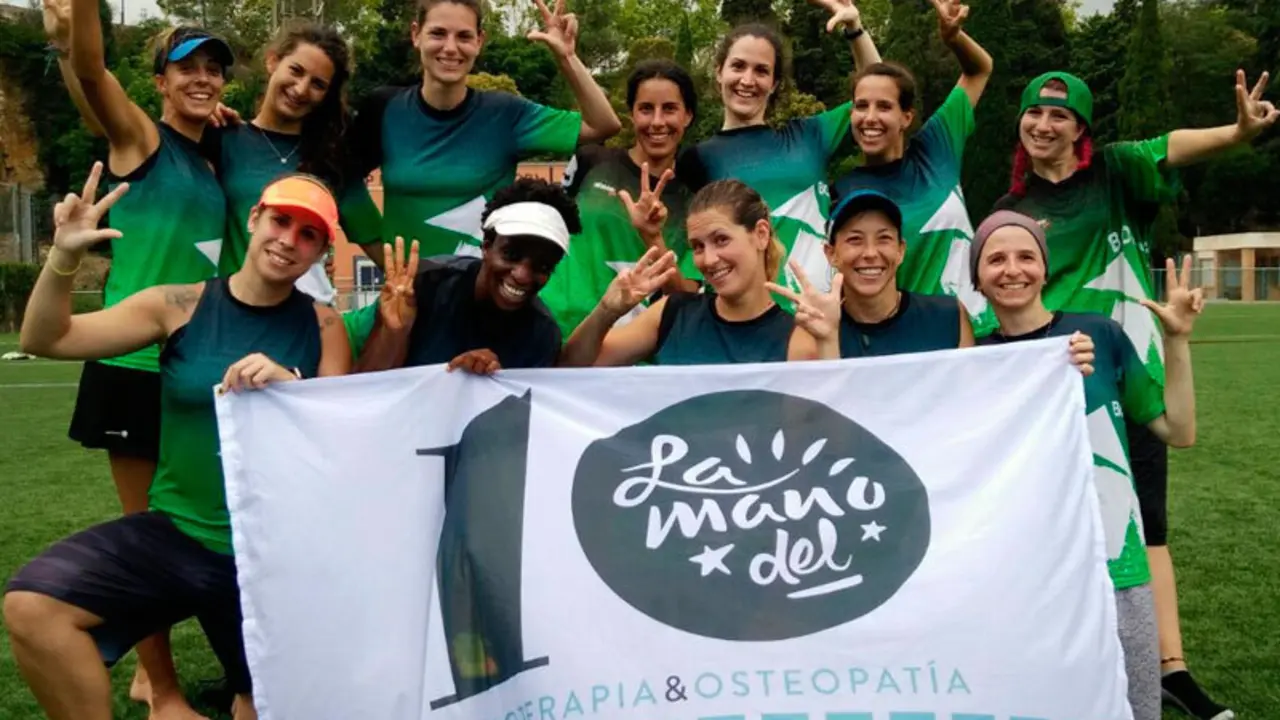 Integrantes del equipo femenino de BolskanDisc LaManoDelDiez que se desplazaron a Barcelona