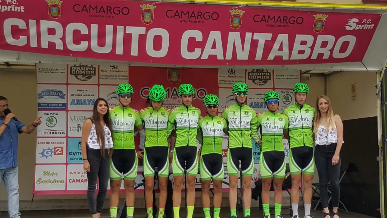 Equipo del Turismo Villan&uacute;a en Cantabria.