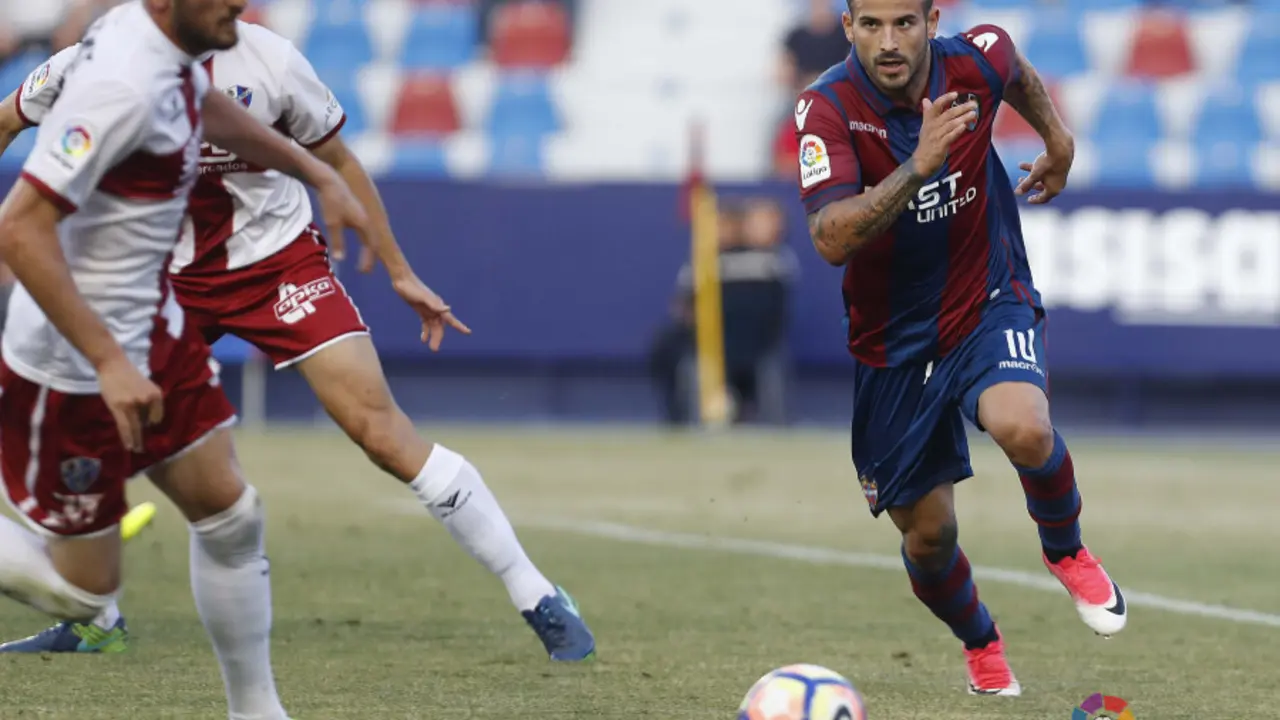Rub&eacute;n Garci&aacute; en el choque ante la SD Huesca la &uacute;ltima jornada ligera de la pasada temporada. | Foto: LaLiga