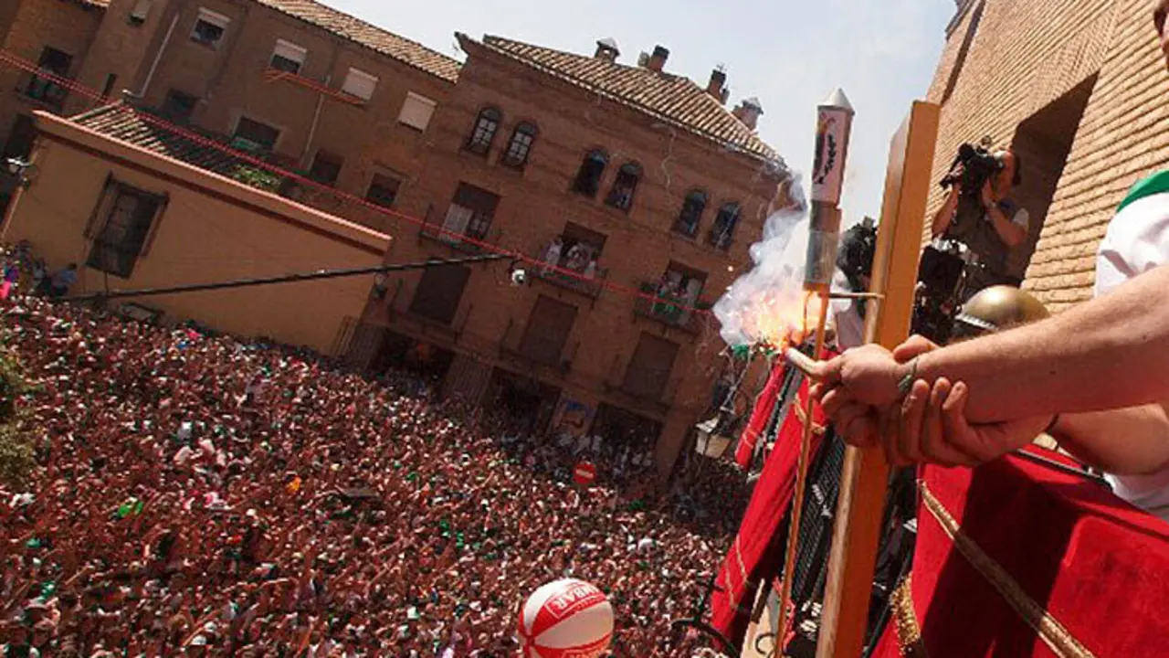 La ciudadan&iacute;a decidir&aacute; por votaci&oacute;n qui&eacute;n lanzar&aacute; el cohete anunciador de las Fiestas de San Lorenzo 2017
