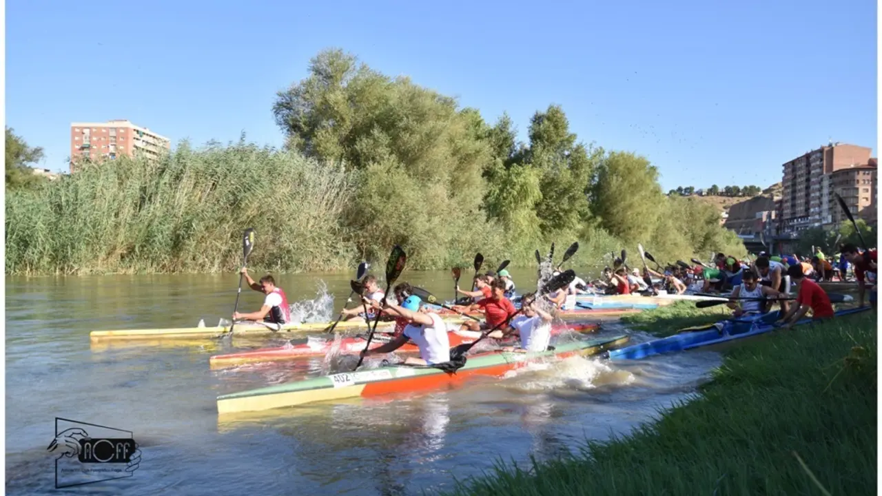 Imagen de la pasada edici&oacute;n de palistas en el Descenso del r&iacute;o Cinca. Foto: Comarca Bajo Cinca