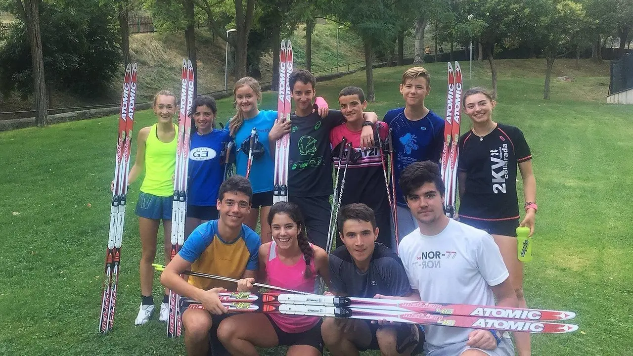 Deportistas de fondo del Cetdi Arag&oacute;n, en Jaca, sede de este centro de tecnificaci&oacute;n. Foto: Cetdi