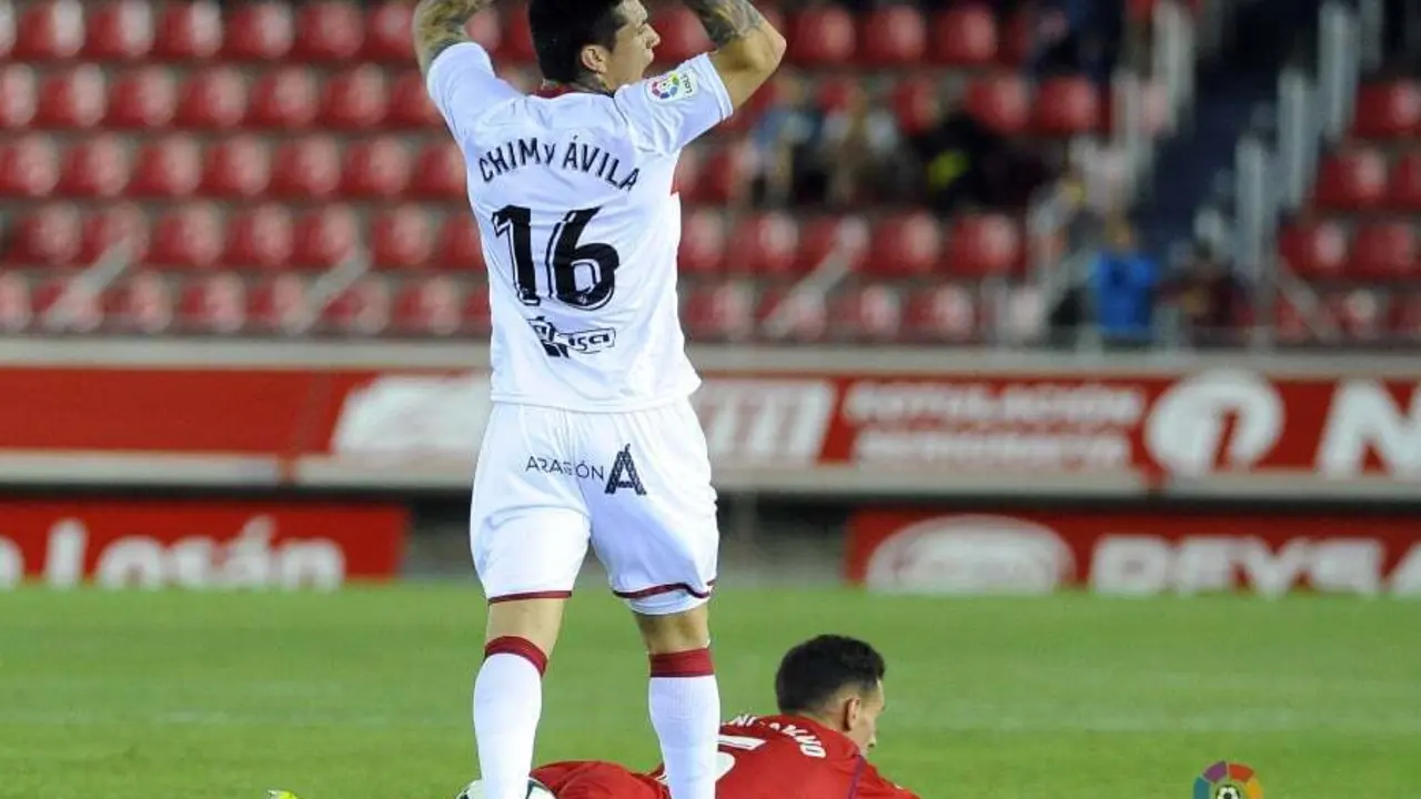 El Huesca realiz&oacute; 12 faltas y vio hasta 7 amarillas | Foto: LaLiga