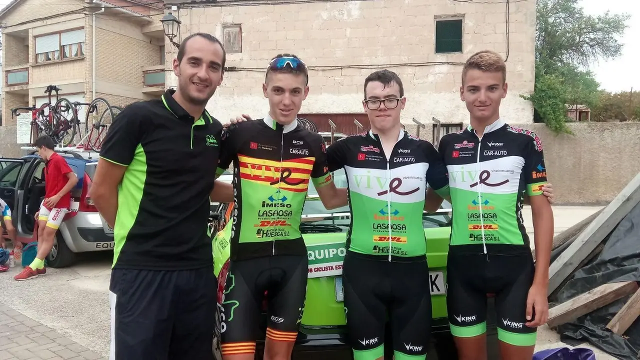 Los integrantes del Vive Club Ciclista Oscense. | Foto: Club Ciclista Oscense