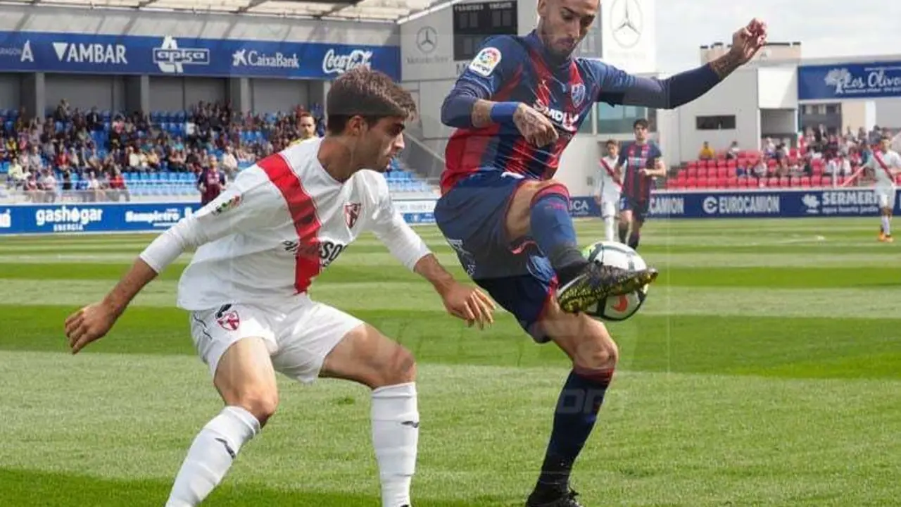 El cuadro oscense no pisa la zona roja de la clasificaci&oacute;n | Foto: C.Pascual