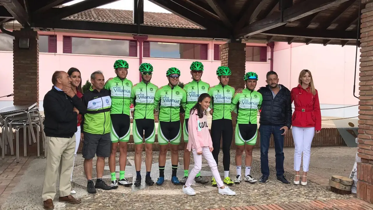 Integrantes del equipo oscense en la Vuelta a La Rioja | Foto: CC Barbastro