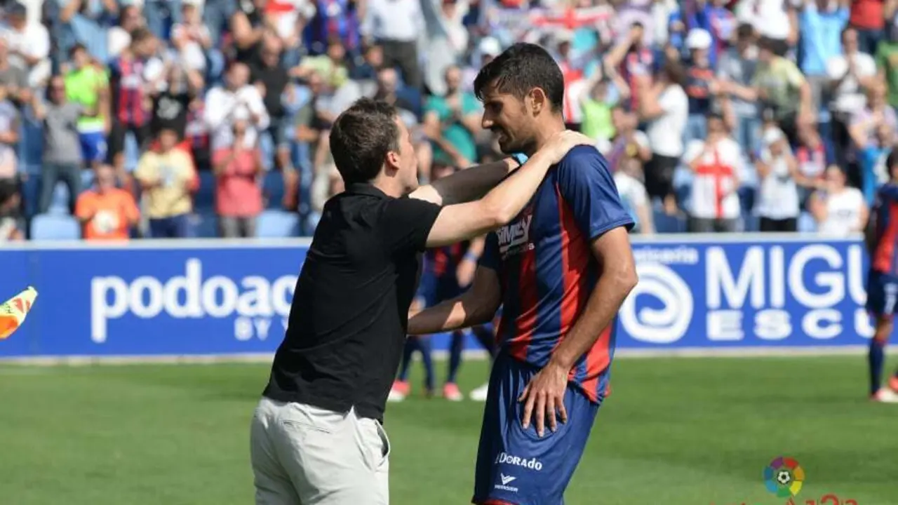 El centrocampista logr&oacute; su primer tanto del curso y es el tercer m&aacute;ximo goleador del Huesca | Foto: LaLiga