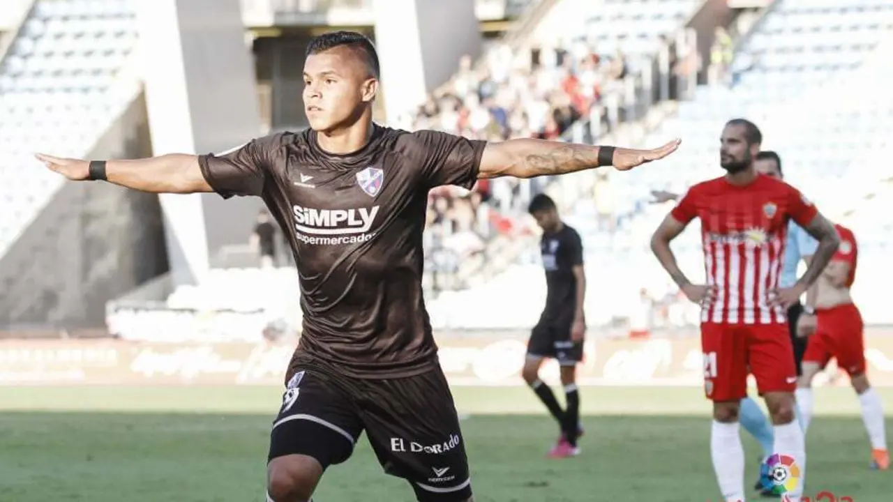 Cucho Hern&aacute;ndez celebra uno de sus goles ante el Alemr&iacute;a esta tarde | Foto: LFP