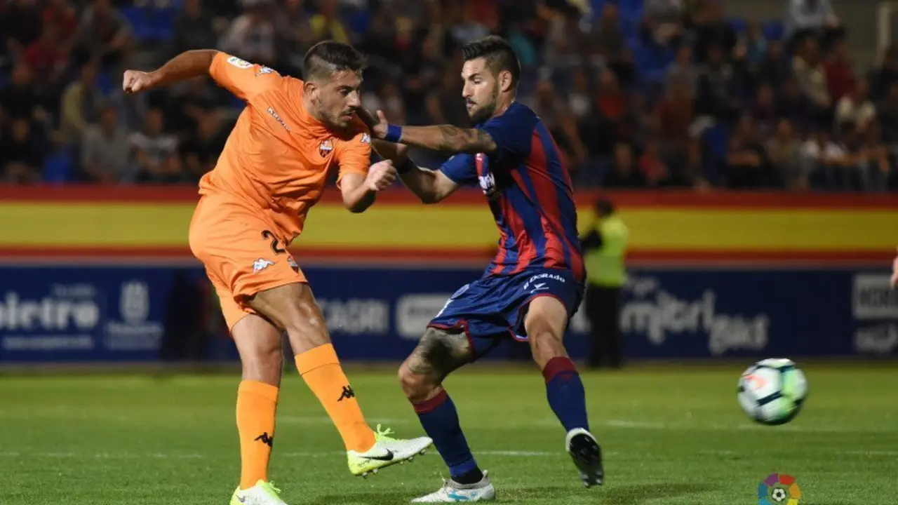 Luso jug&oacute; su tercer partido como titular con el conjunto oscense | Foto: LaLiga