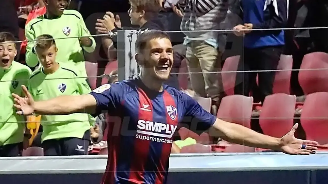 Alex Gallar cumpli&oacute; con creces en los minutos de los que dispuso ante el Lugo | Foto: C.Pascual