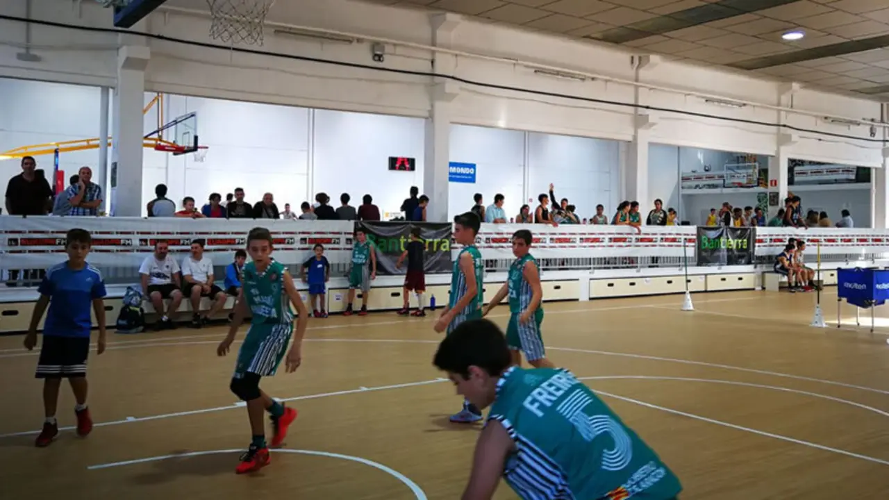El Pe&ntilde;as Center goz&oacute; de una gran ambiente durante toda la jornada | Foto: CB Pe&ntilde;as Huesca