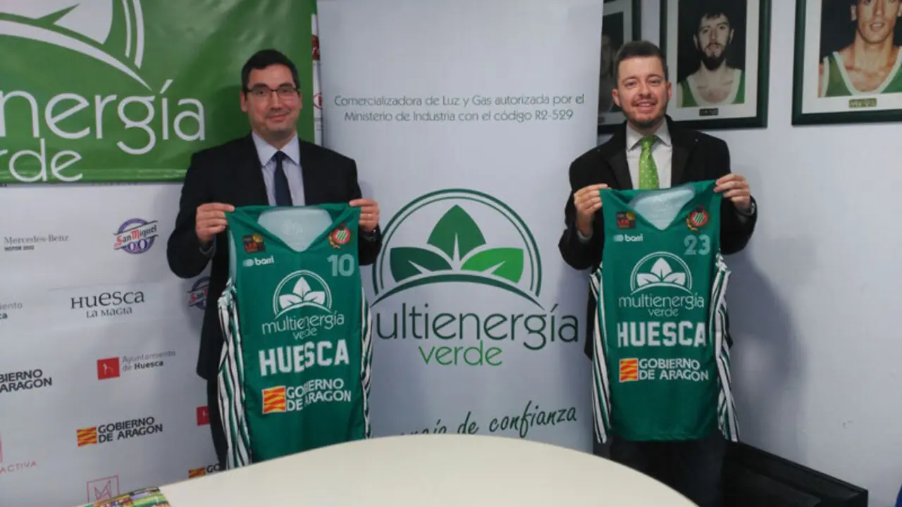 Antonio Or&uacute;s (derecha), junto a Francisco De La Cruz (izquierda) en la presentaci&oacute;n del acuerdo | Foto: CB Pe&ntilde;as