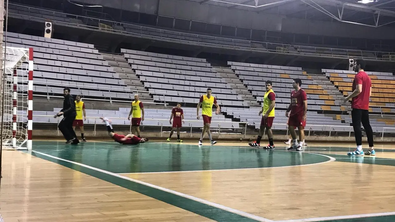 Entrenamiento del Bada Huesca de esta tarde para preparar el partido contra el Granollers. Foto: Twitter de BM Huesca
