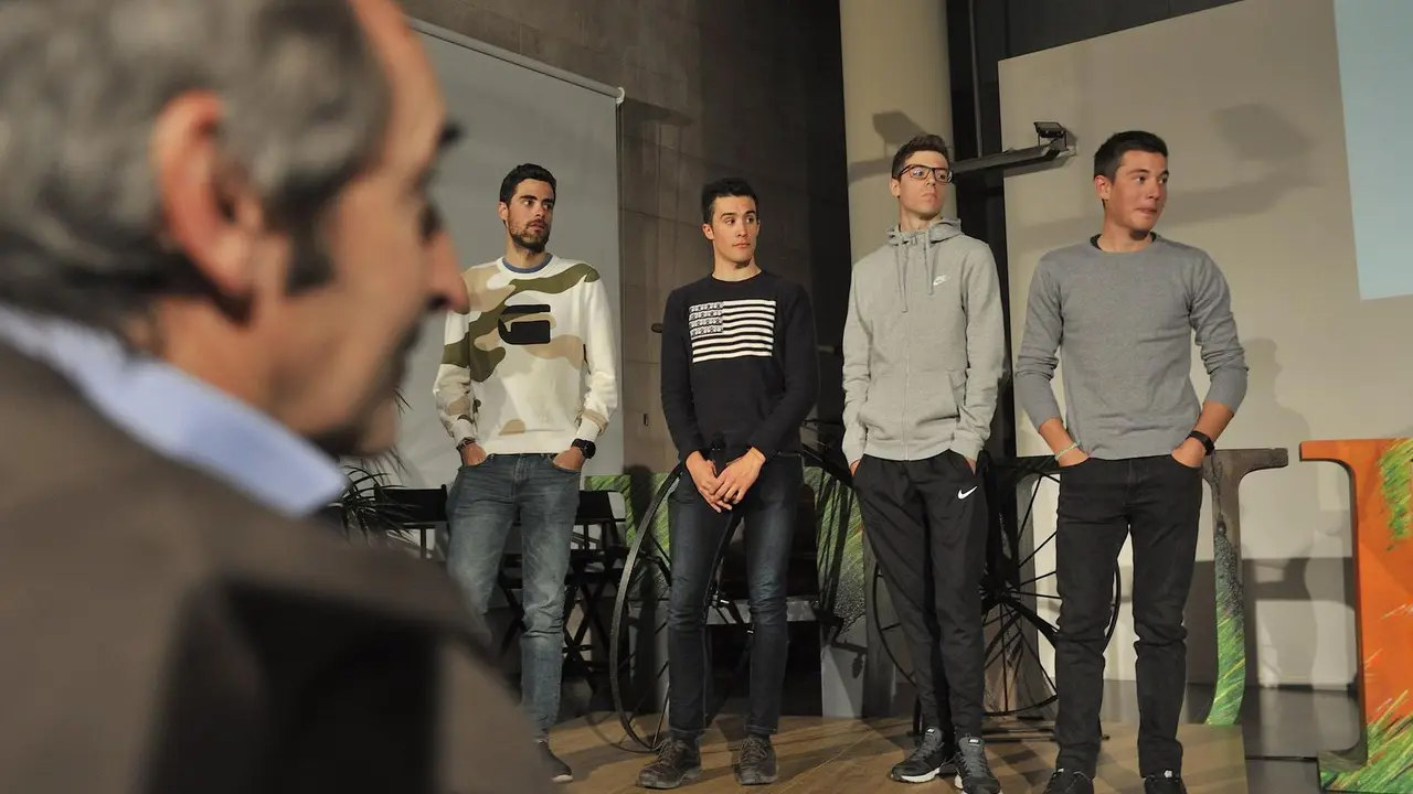 Un detalle de parte de los homenajeados en la gala del ciclismo del Alto Arag&oacute;n celebrada el viernes noche en la DPH. Foto: DPH