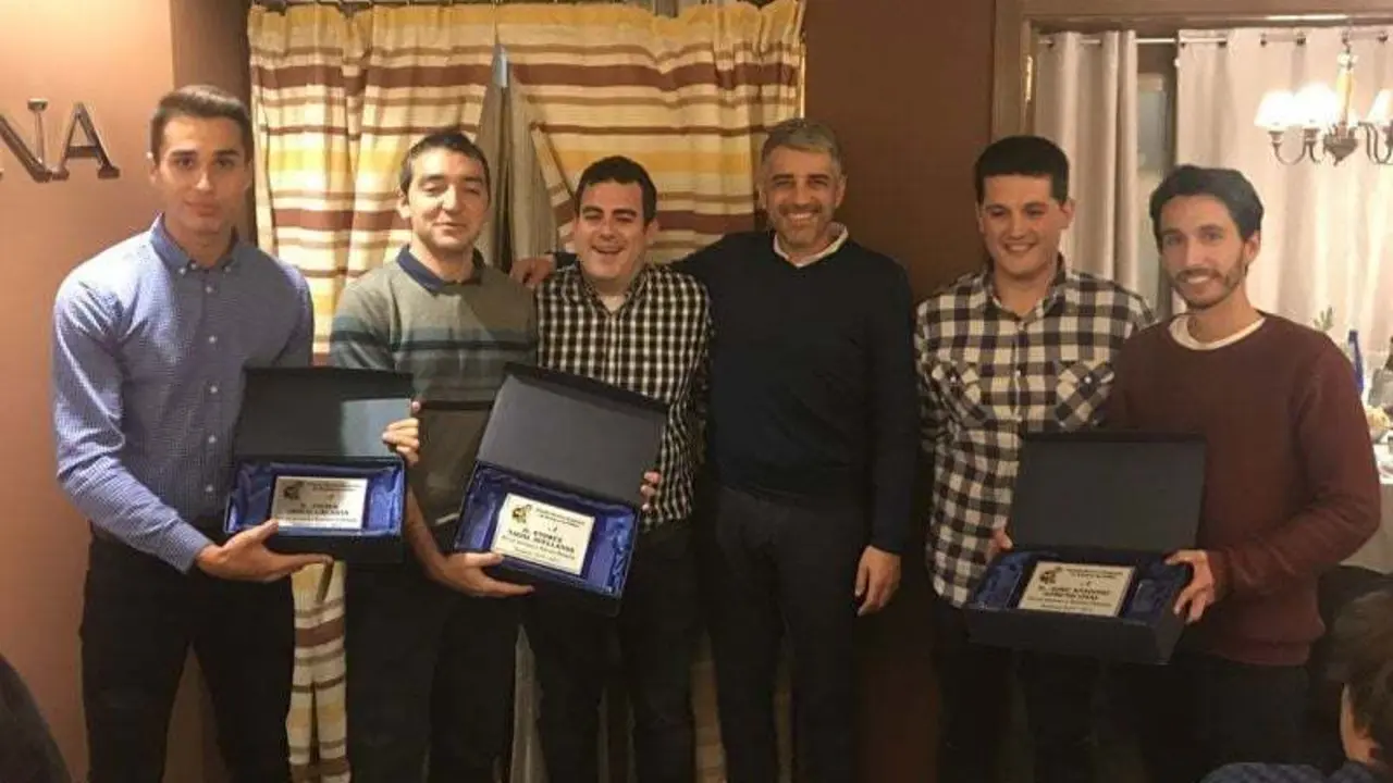 Imagen de los premiados en la cena. 
