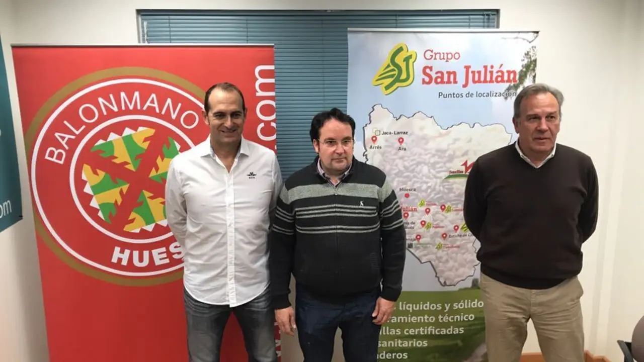 Imagen de la presentaci&oacute;n del amistoso contra Qatar, esta ma&ntilde;ana, en Semillas Vilas. Foto. Sporthuesca