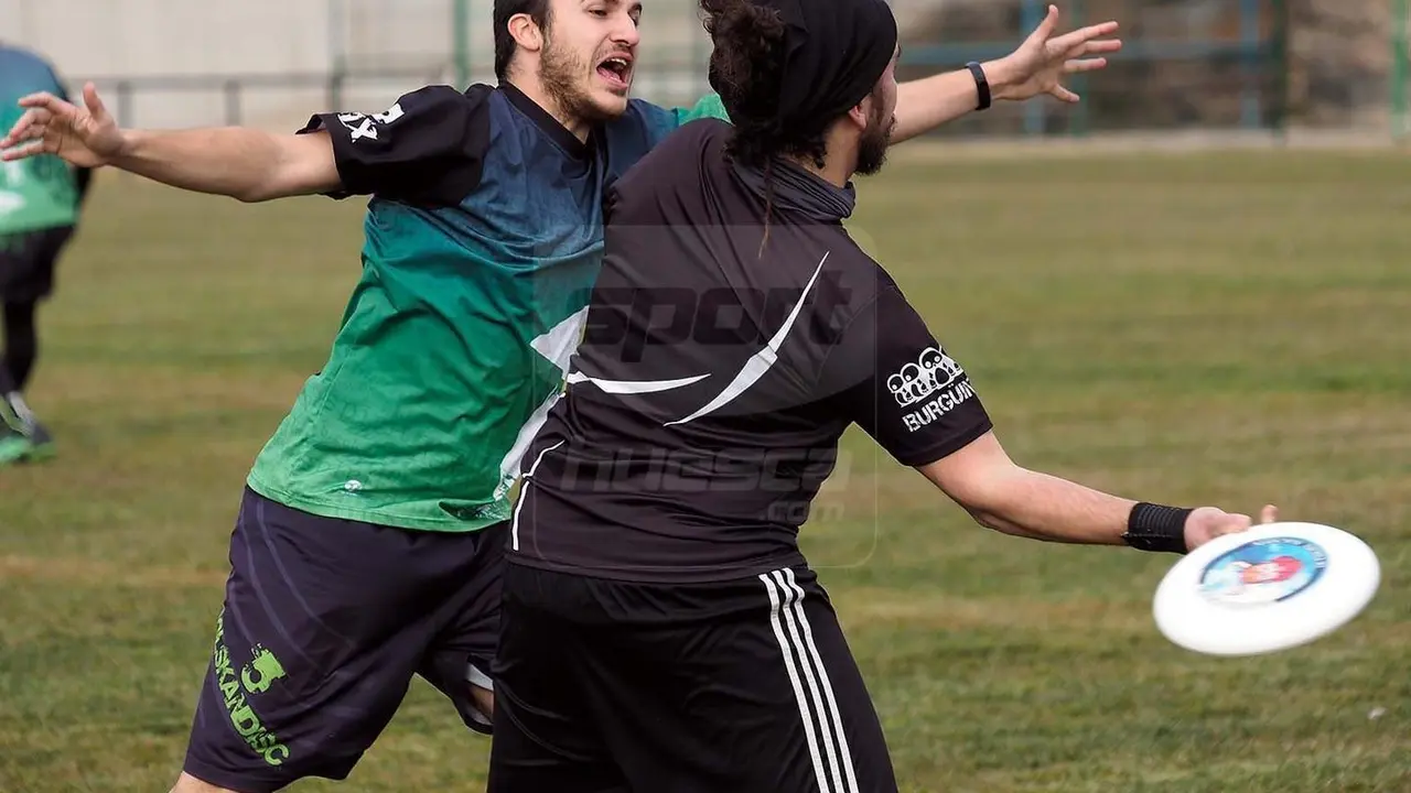 Alberto Boix, de BolskanDisc LaManoDelDiez en acci&oacute;n defensiva | Foto: C.Pascual