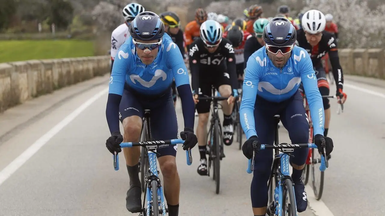 Arcas (izda) con Valverde en la Challenge Mallorca | Foto: Photo G&oacute;mez Sport / Movistar Team