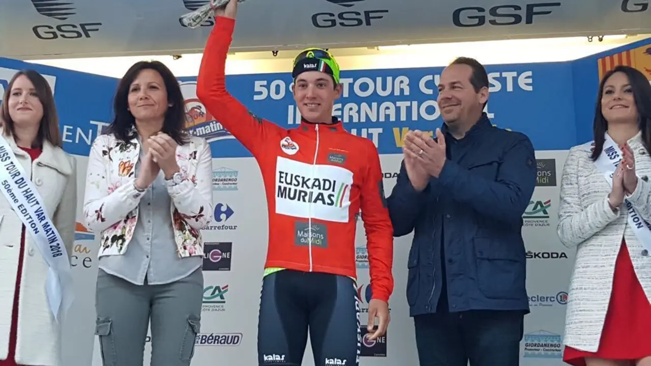 Fernando Barcel&oacute; en el p&oacute;dium del Tour du Haut Var | Foto: Directvelo