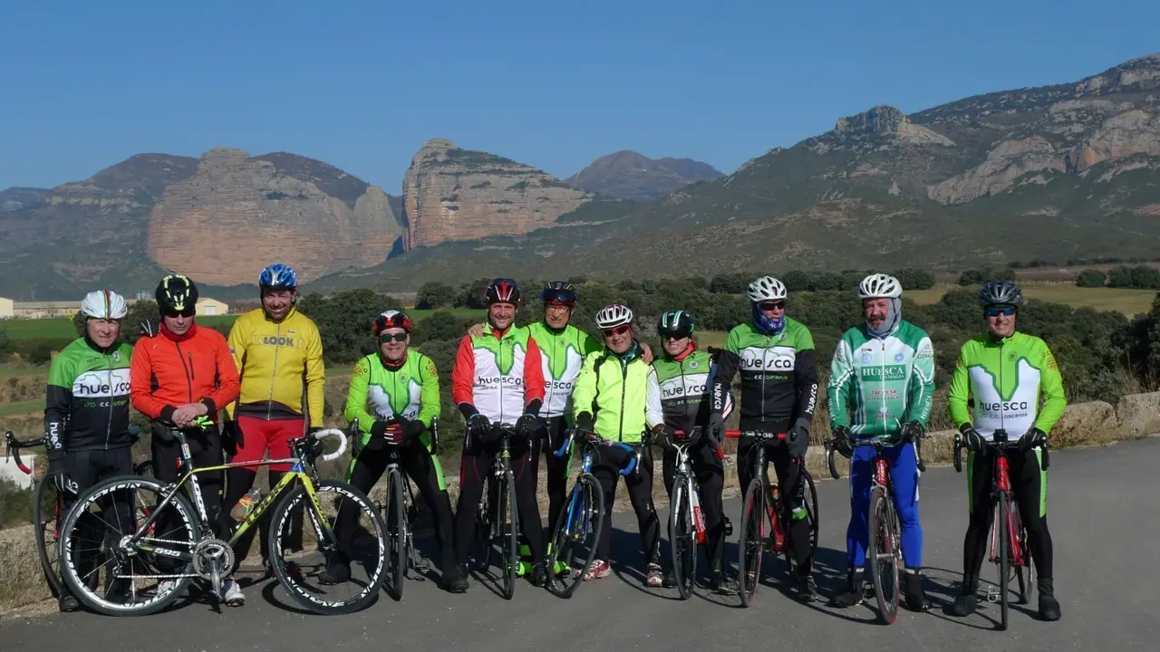 Protagonistas del CC Oscense durante una de sus salidas. Foto: CC Oscense