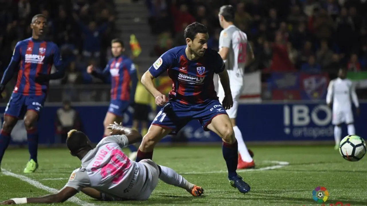I&ntilde;igo L&oacute;pez, exjugador del Huesca y protagonista con su entrevista a El Mundo. | Foto: LaLiga