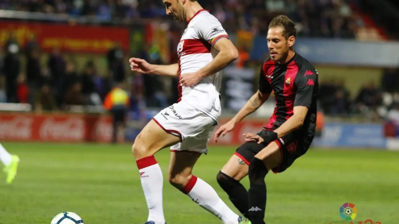 &Iacute;&ntilde;igo L&oacute;pez durante el encuentro contra el Reus | Foto: LaLiga 123
