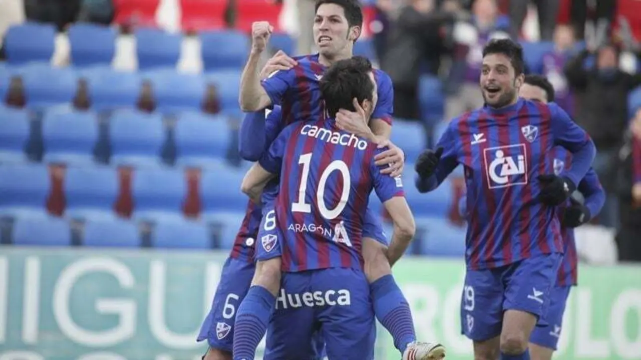 Pacheco y Tariq batieron al Sporting en su &uacute;nica visita a El Alcoraz en Liga | Foto: Vavel