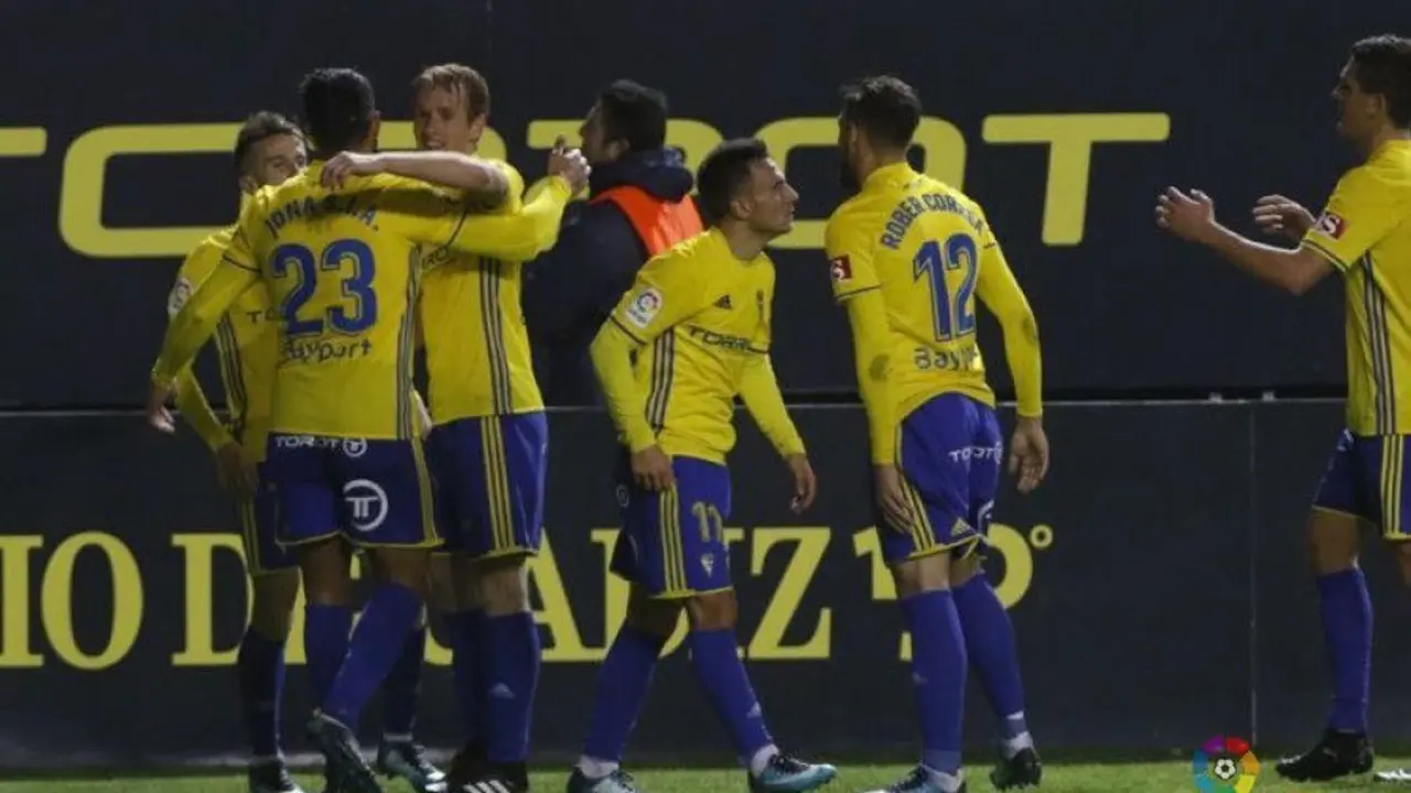 El C&aacute;diz gole&oacute; al Sevilla Atl&eacute;tico en su &uacute;ltimo duelo en casa | Foto: LaLiga