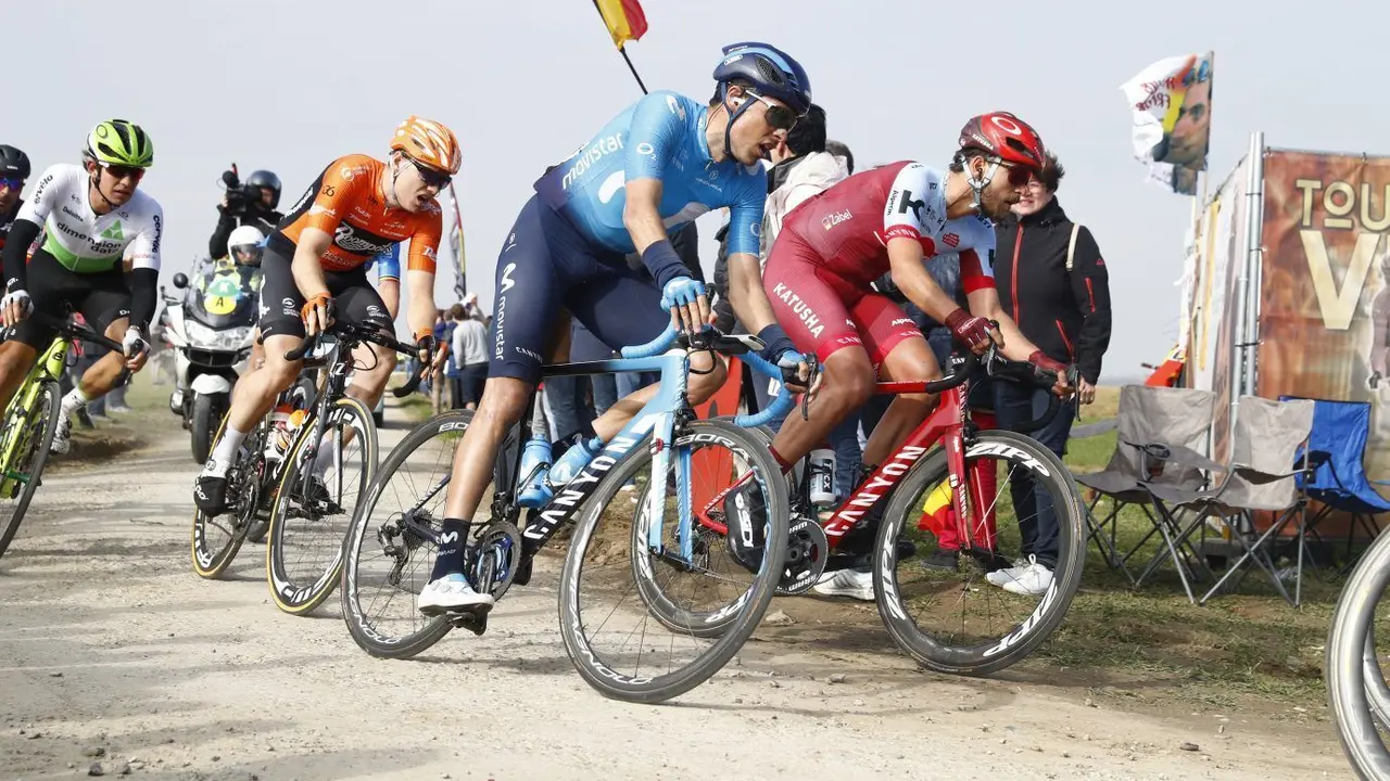 Jorge Arcas en uno de los tramos de tierra de la Gent-Wevelgem | Foto: Bettini Photo