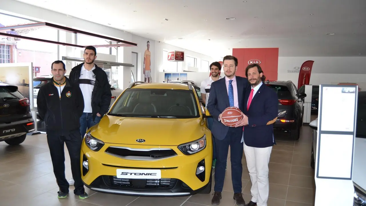 La presentaci&oacute;n del Pe&ntilde;as-Clavijo ha sido esta ma&ntilde;ana en el concesionario Kia. Foto: Sporthuesca