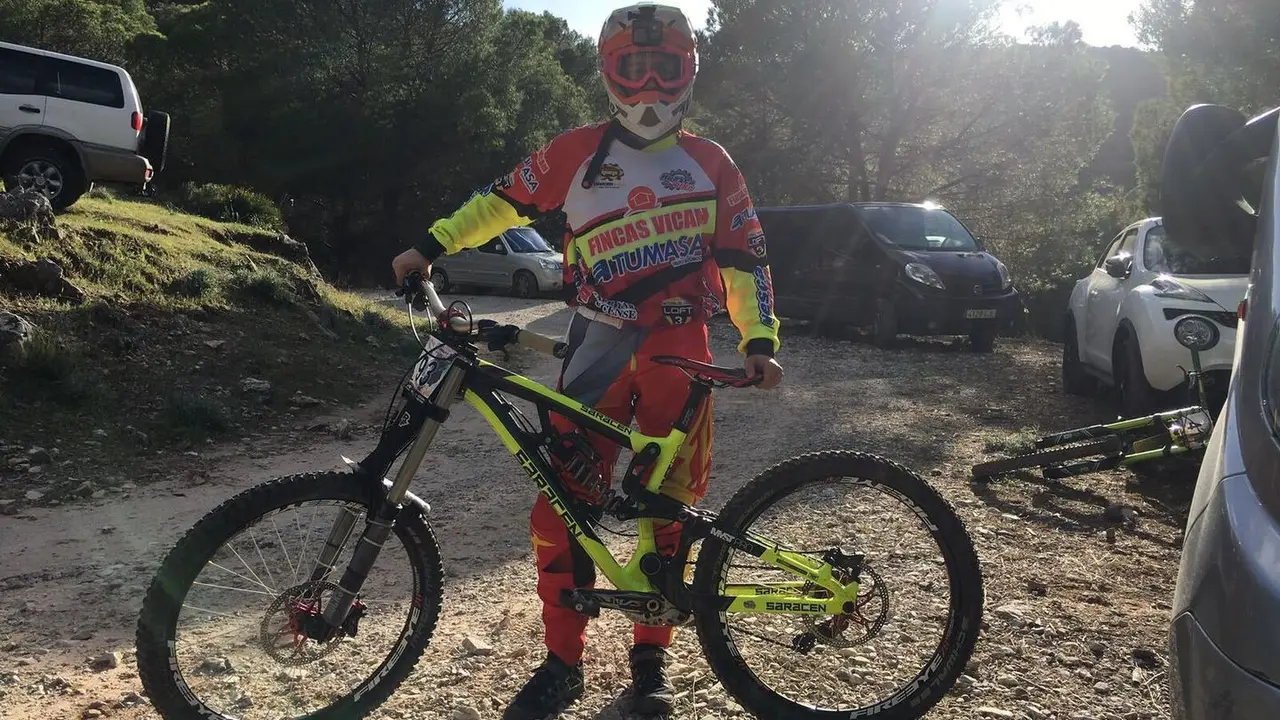 Juan Allu&eacute;, en la imagen, ha inidiado su andadura en el Open de Espa&ntilde;a de DH con un s&eacute;ptimo puesto en categor&iacute;a cadete. Foto: Tumasa Huesca Bike