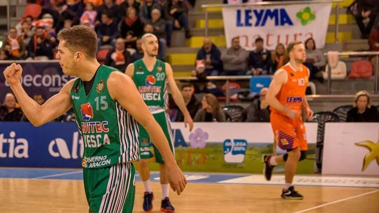 Pablo P&eacute;rez aprieta el pu&ntilde;o en el partido ganado en tierras gallegas | Foto: sindonovoa.com