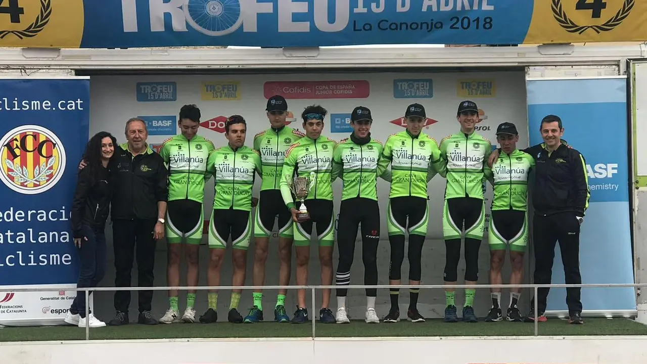 Equipo junior del CC Barbastro en La Canonja.